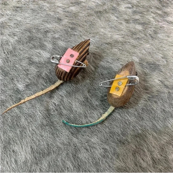 Vintage MCM Mid-Century Modern Wood Mice Brooch Pins - Picture 5 of 8